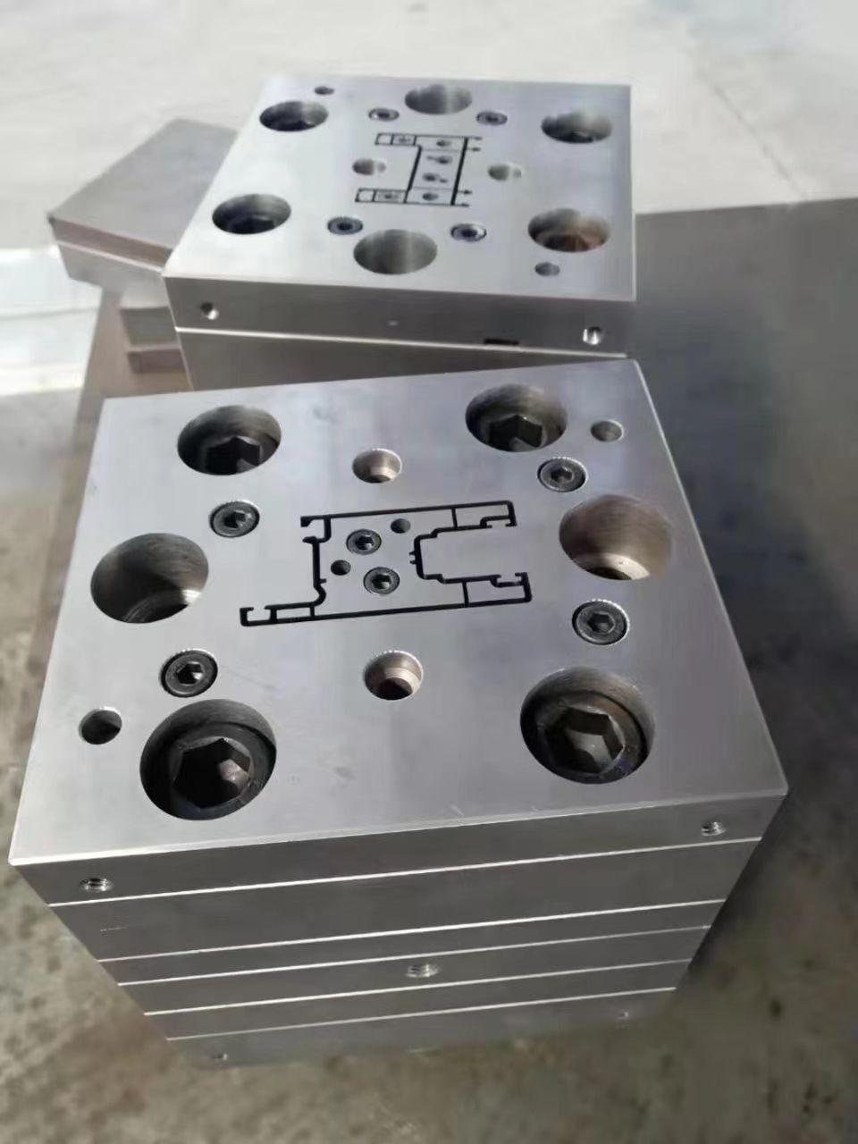 UPVC window profile extrusion mould by Huangshi Hongxing