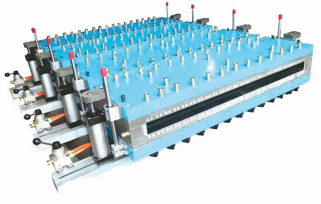 Wide-sheet and door-panel extrusion mould by Huangshi Hongxing